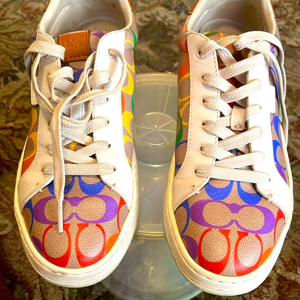Ladies Coach Rainbow Pride Collection size 9.5 low top leather sneaker used